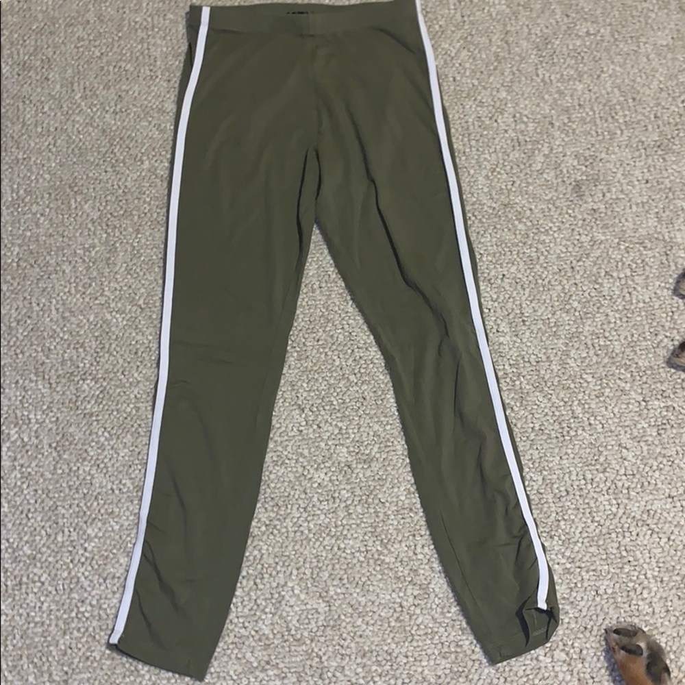 OLIVE GREEN LEGGINGS